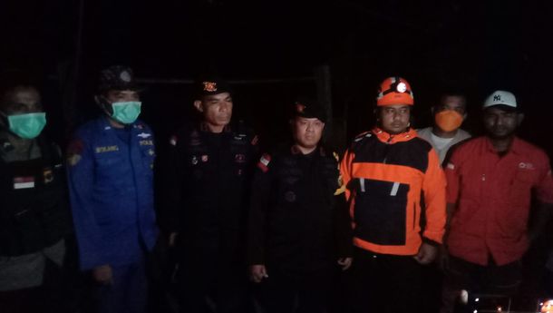 Demi Keselamatan Warga Disekitar Lereng Gunung Lewotobi Tim Sar Gabungan Lakukan Patroli Keliling