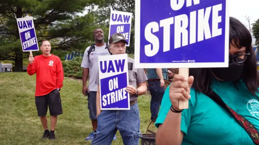 Takut Didemo Seperti GM, Ford dan Stellantis, Tesla Janjikan Naik Gaji ke Karyawan Pabriknya