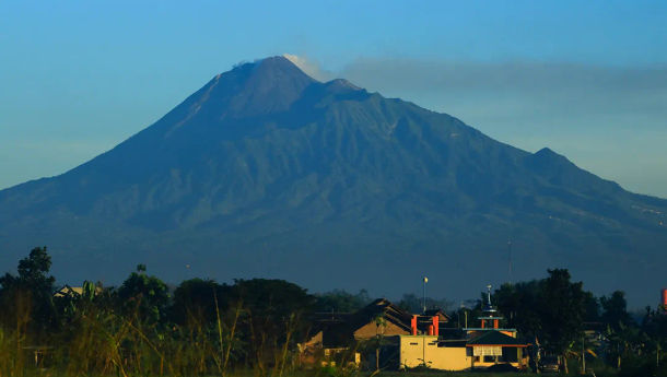 Kenali Status dan Level Gunung Merapi di Indonesia