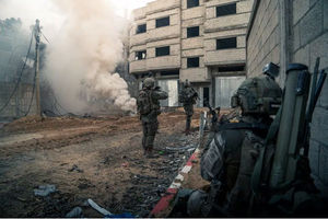 Tentara Israel beroperasi di Jalur Gaza di tengah konflik yang sedang berlangsung antara Israel dan kelompok Islam Palestina Hamas