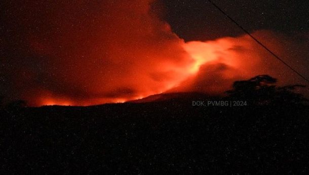 Aliran Lava dan Guguran dengan Jarak Luncur yang Sama Sejauh Kurang Lebih 3 Km ke Arah Timur Laut