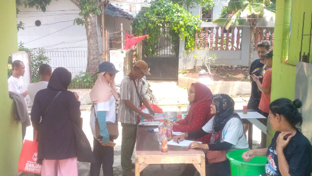 Relawan Ganjar Mahfud Menyebar 55 Ribu Paket Logistik di Depok