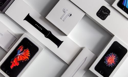 Setelah lebih dari satu dekade, Apple berhasil menggeser Samsung dari posisi teratas dalam pangsa pasar ponsel pintar global. 