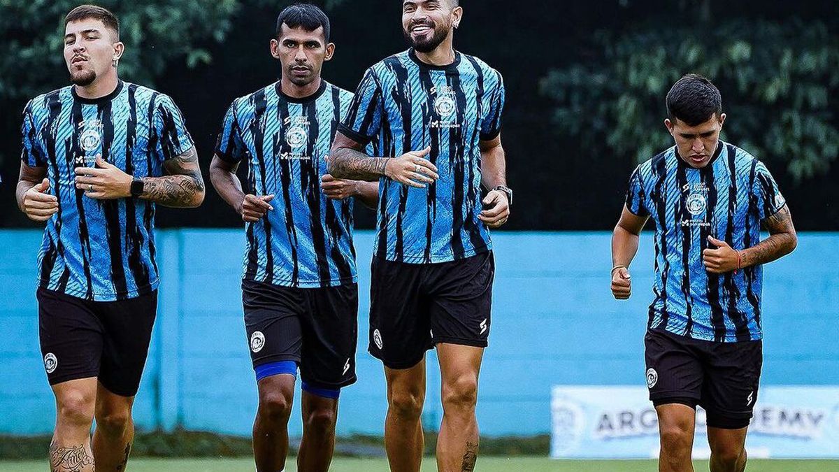 Pemain Arema FC berlatih di Lapangan ARG 