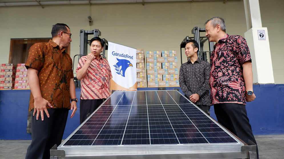 Targetkan Dekarbonisasi: Pabrik Garudafood di Sumedang Pakai PLTS Atap
