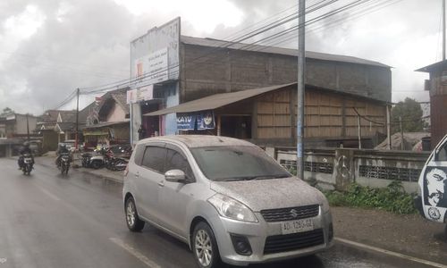 hujan abu.jpg