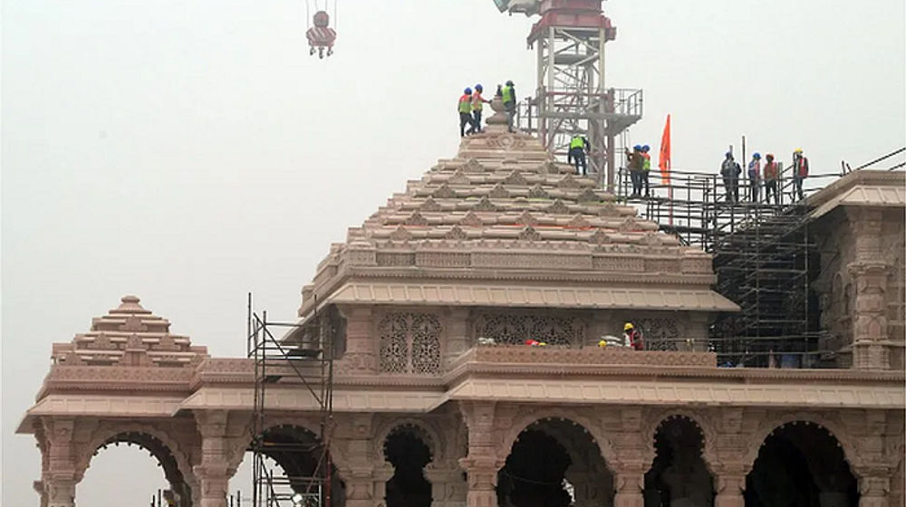 Membentang seluas 7,2 hektar, kuil tiga lantai ini terbuat dari batu pasir dan granit