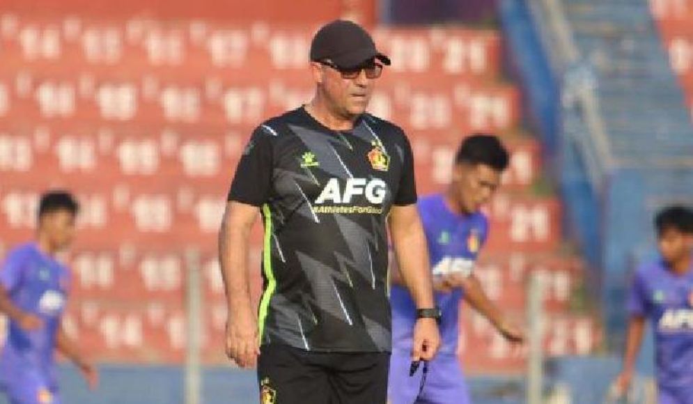 A-PERSIK PELATIH.jpg