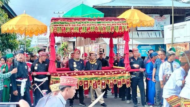 Mahfud MD Dianugerahi Gelar Adat oleh Kerajaan Skala Brak Lampung