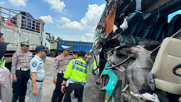 Jasa Raharja Jamin Seluruh Korban Tabrakan Bus Peziarah dengan Truk di Jalan Raya Pantura Gresik