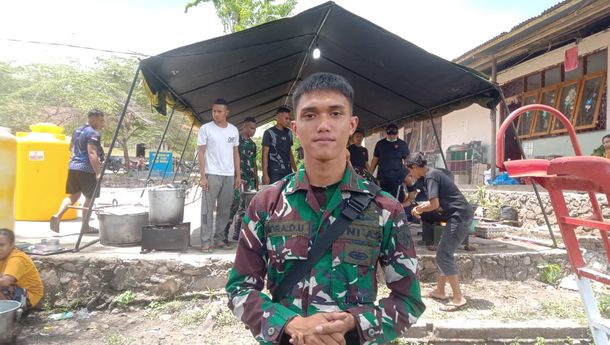 Keterlambatan Jatah Makan, Pengungsi Erupsi Gunung Lewotobi di Posko SDK Konga Terpaksa Beli Makan di Luar Posko