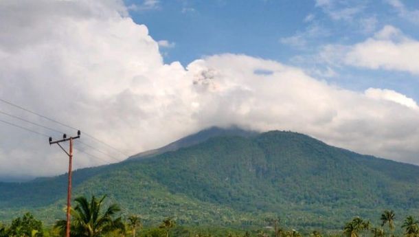 Status Gunung Lewotobi Laki-laki di Kabupaten Flotim Turun dari Level Awas ke Level Siaga