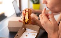 5 Cara Atasi Keracunan Akibat Konsumsi Makanan Basi