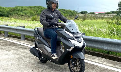 Suzuki Burgman Street 125EX (5).jpg