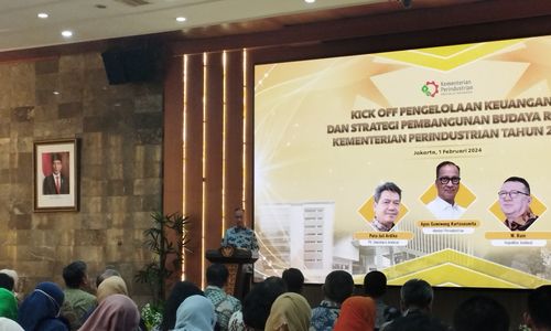 Menteri Perindusrian Agus Gumiwang