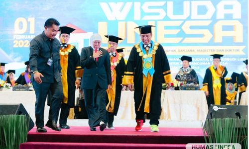 Wisuda unesa.jpg