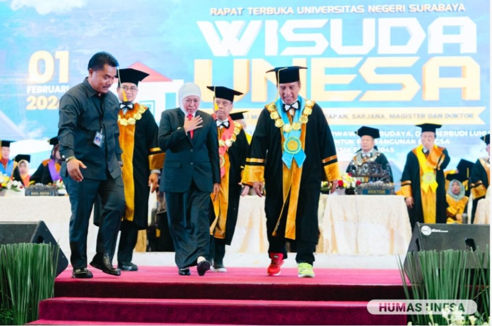 Wisuda unesa.jpg