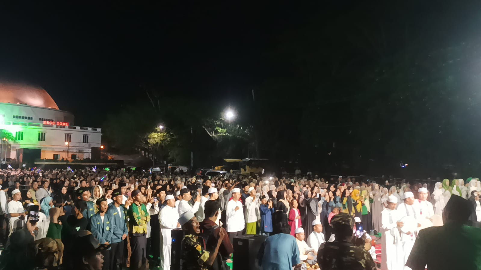 Pelajar Bersholawat di BSCC/ DOME, pada hari Jumat (2/2/2024) malam