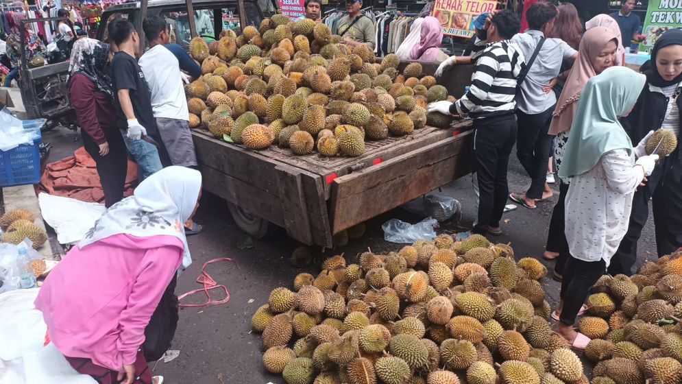 Durian Linggau Banjiri Kota Palembang, Harga mulai Rp 8.000