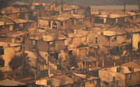 Di El Olivar, sebuah daerah di Vi delA del Mar (wilayah ValparaíSo) banyak rumah yang hangus akibat kebakaran hutan