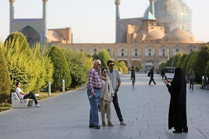 Ilustrasi wisatawan asing di Iran