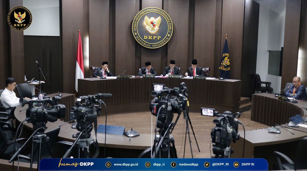 Ketua Komisi Pemilihan Umum atau Ketua KPU Hasyim Asy'ari 