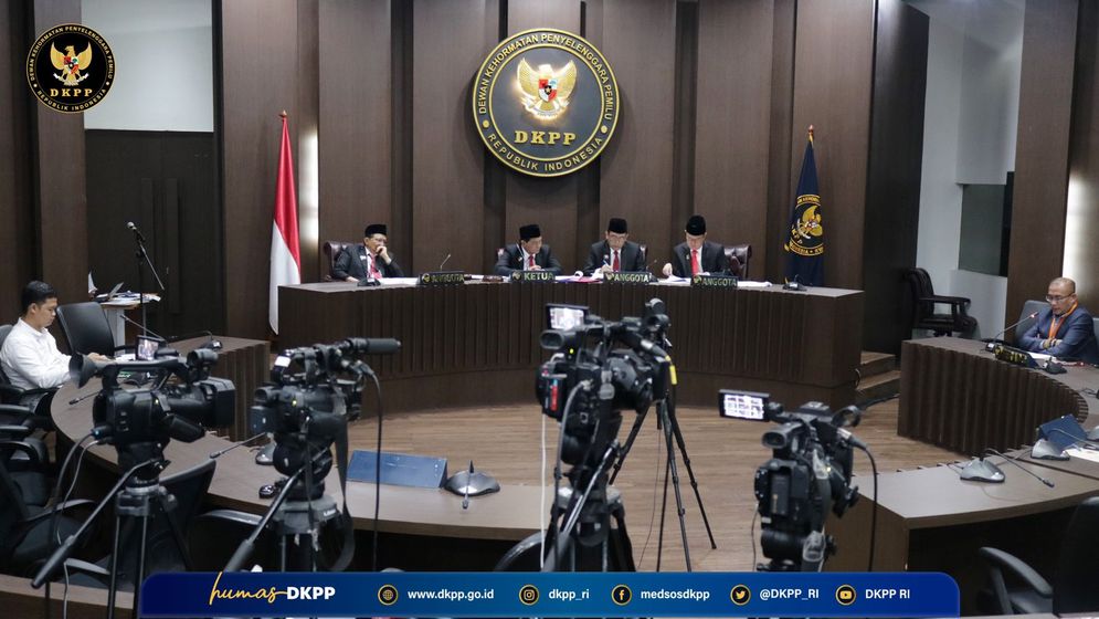 Ketua Komisi Pemilihan Umum atau Ketua KPU Hasyim Asy'ari 