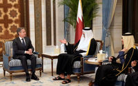 Menteri Luar Negeri AS Antony Blinken bertemu dengan Emir Qatar Sheikh Tamim bin Hamad Al Thani dan Perdana Menteri Qatar dan Menteri Luar Negeri Mohammed Bin Abdulrahman Al Thani di Istana Lusail, di Doha
