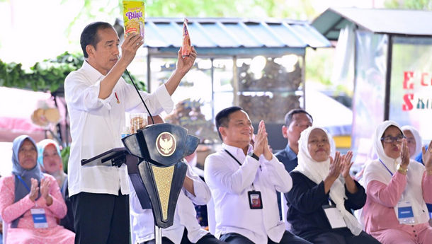 Jumpa Nasabah PNM Mekaar, Presiden Jokowi Tekankan Semangat sebagai Modal Utama Berusaha