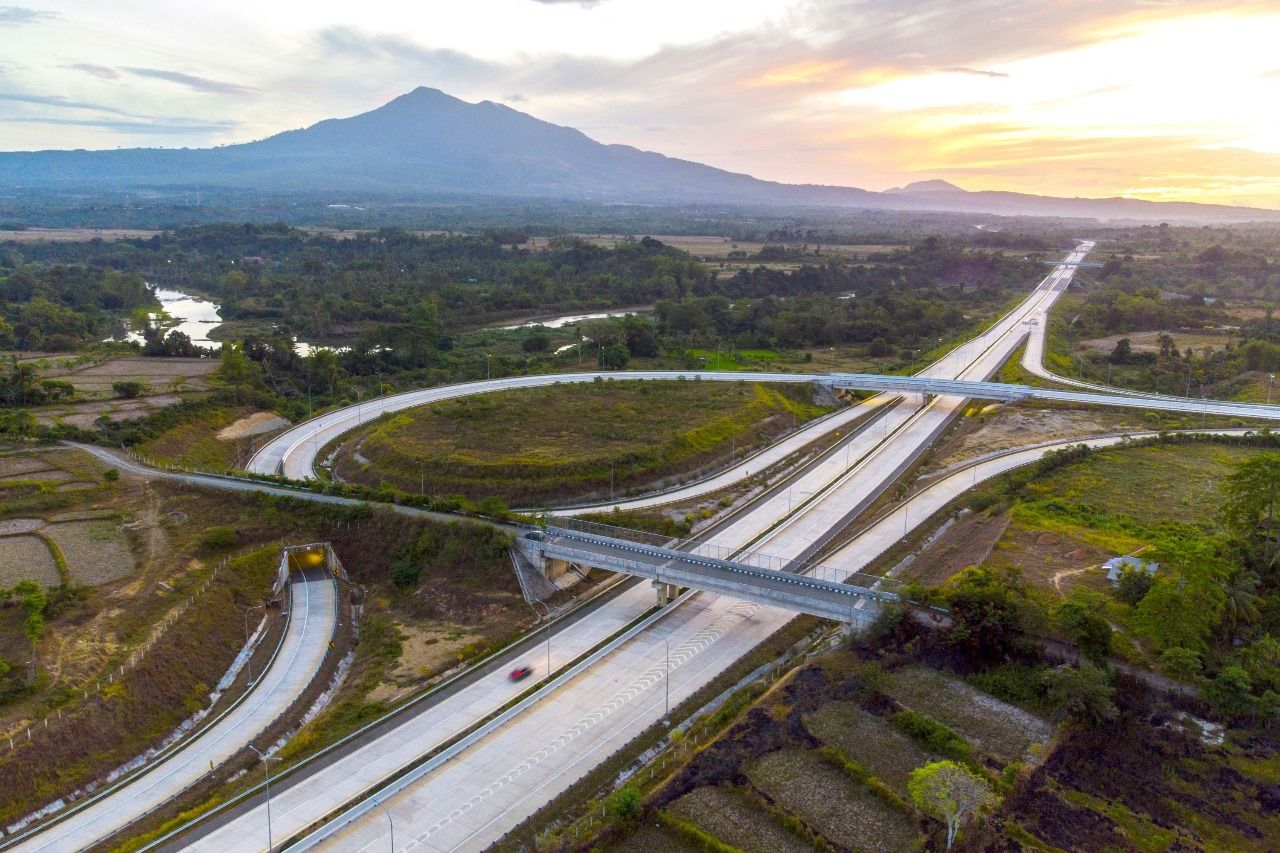 Banda Aceh yang membentang sejauh 74,1 km dan menghubungkan wilayah-wilayah di Provinsi Aceh dibangun menggunakan semen UltraPro dari SIG.