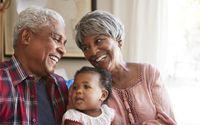 Penelitian: Penggunaan Antidepresan Lebih Rendah pada Ibu yang Mendapat Support Kakek Nenek