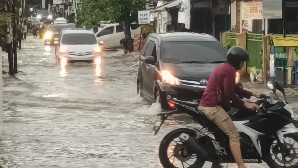 Banjir di kawasan Jalan Kamboja Palembang