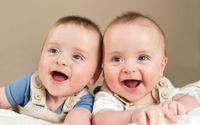 7 Tantangan Membesarkan Anak Kembar