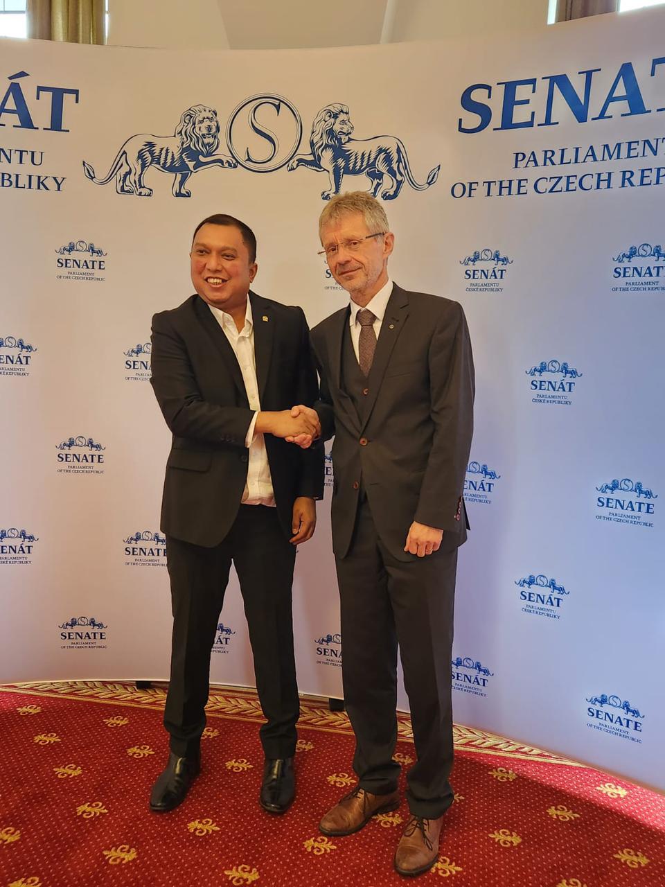 Habib Banua bersama Presiden parlemen Republik Ceko (Foto : Dokumentasi pribadi)
