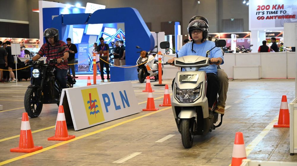 penghargaan booth PLN.jpeg