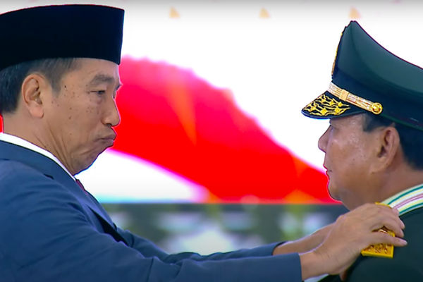 Presiden Jokowi mencopot pangkat letjen Menhan Prabowo untuk diganti dengan pangkat jenderal, Rabu 28 Februari 2024 di Mabes TNI Cilangkap.