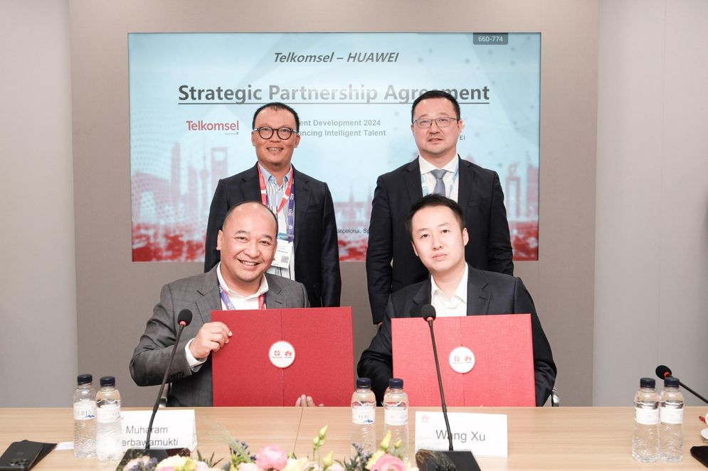 Telkomsel dan Huawei menandatangani dua SPA terkait Home Broadband and 5G Innovation dan Talent Development