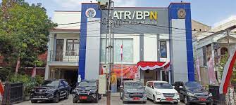 Kantor BPN Kota Madiun. Ada aplikasi dari BPN Madiun untuk melawan mafia tanah