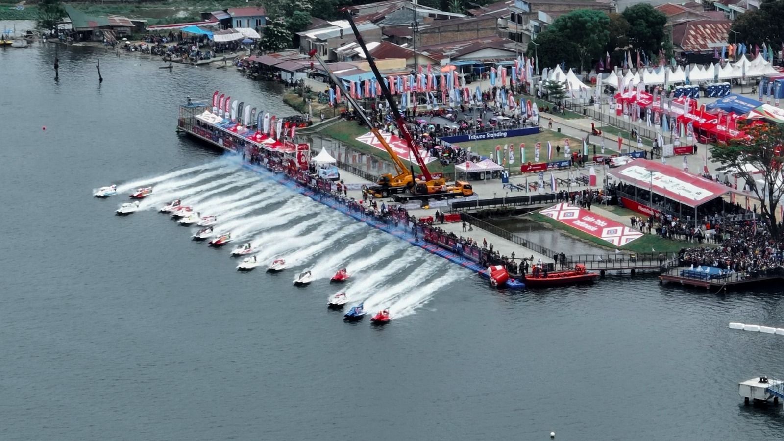Kejuaran dunia balap perahu super cepat F1 Powerboat (F1H2O) 2024 digelar pada 2 - 3 Maret 2024 di Danau Toba, Sumatra Utara, dan ditopang listrik hijau PT PLN (Persero).