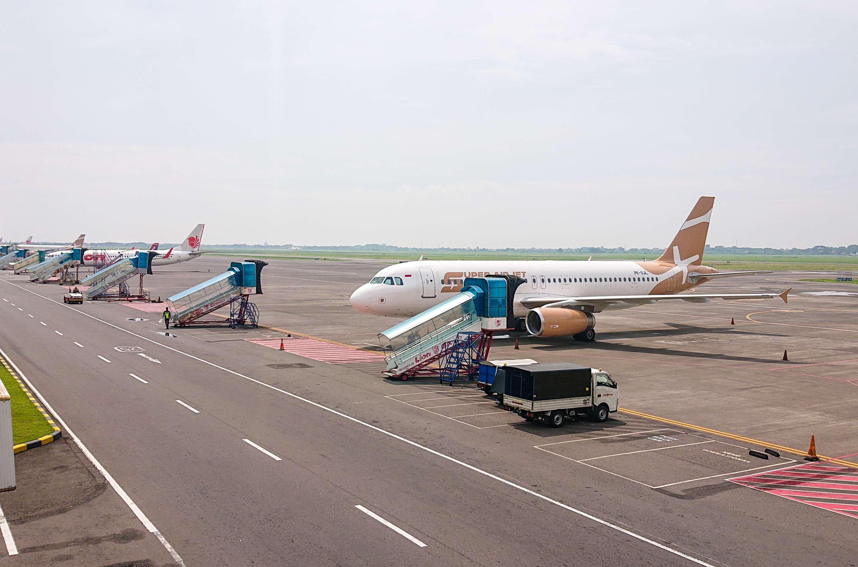 Pesawat yang tengah parkir di Bandara Juanda Surabaya