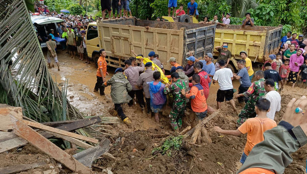 Banjir dan Longsor di Sumbar, Belasan Orang Meninggal Dunia 