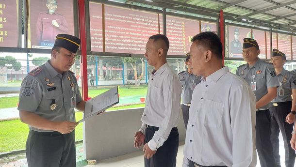 Dua Warga Binaan Lapas Narkotika Bandar Lampung Terima Remisi Hari Raya Nyepi