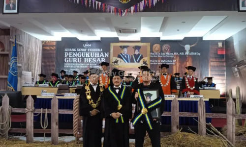 A-GURU BESAR UMM.JPG