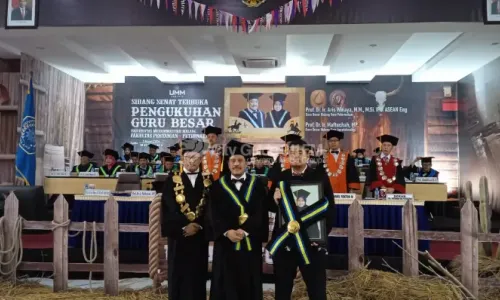 A-GURU BESAR UMM.JPG