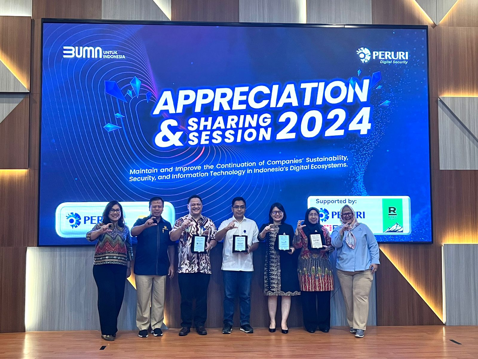 PT Stockbit Sekuritas Digital memperoleh penghargaan Gold Category dan Innovator Impact Best Pemungut Award 2024 yang diselenggarakan oleh PT Peruri Digital Security (PDS), anak perusahaan dari PERUM Percetakan Uang RI (PERURI).  