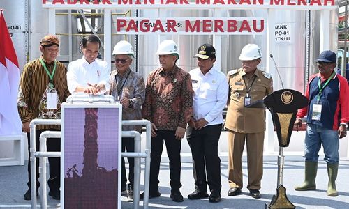 Presiden Jokowi meresmikan pabrik percontohan minyak makan merah Pagar Merbau, di Deli Serdang, Sumut, Kamis (14/03/2024) pagi.