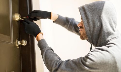 Tips Agar Rumah Tidak Dibobol Maling Selama Ramadan 