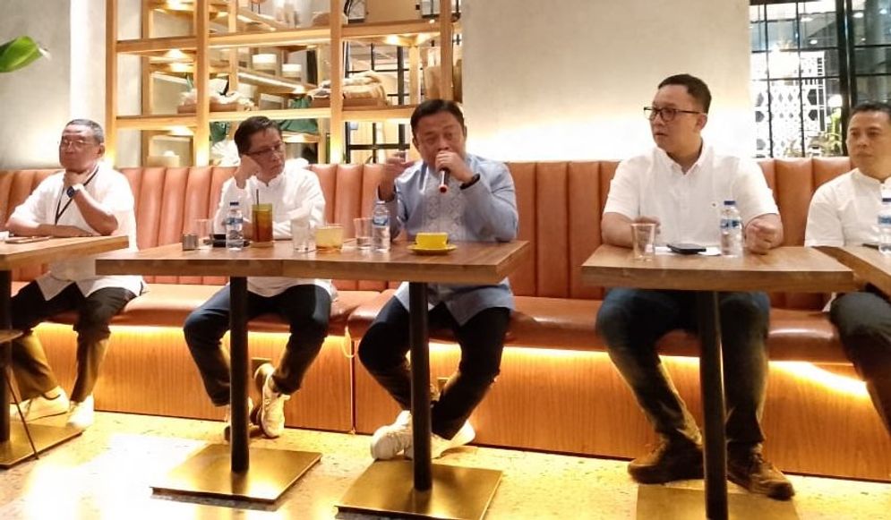 Direktur Utama Telkom Ririek Adriansyah saat diskusi santai dengan jurnalis di area Medan dan sekitarnya