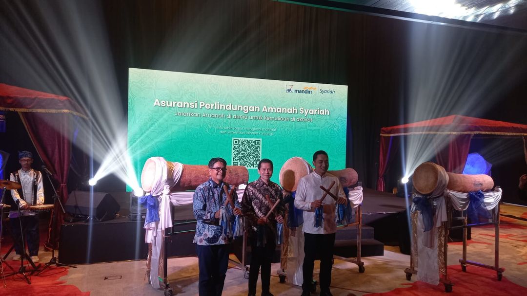 PT Axa Mandiri Financial Services luncurkan produk Asuransi Perlindungan Amanah Syariah. 