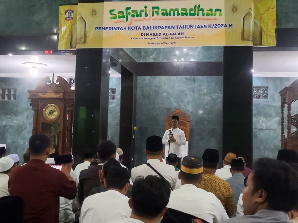 Wali Kota Balikpapan ingatkan kewaspadaan bencana kepada jamaah Masjid Jami' Al Falah Sepinggan.